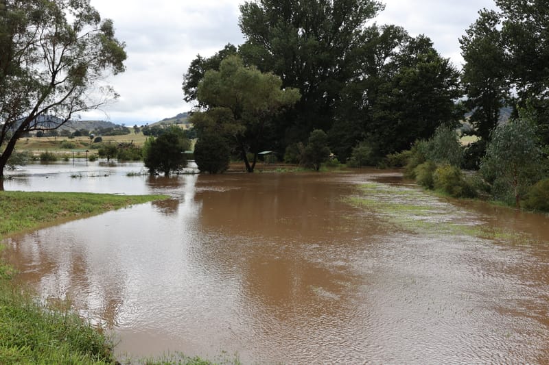 Wild weather belts the Upper Murray again post image
